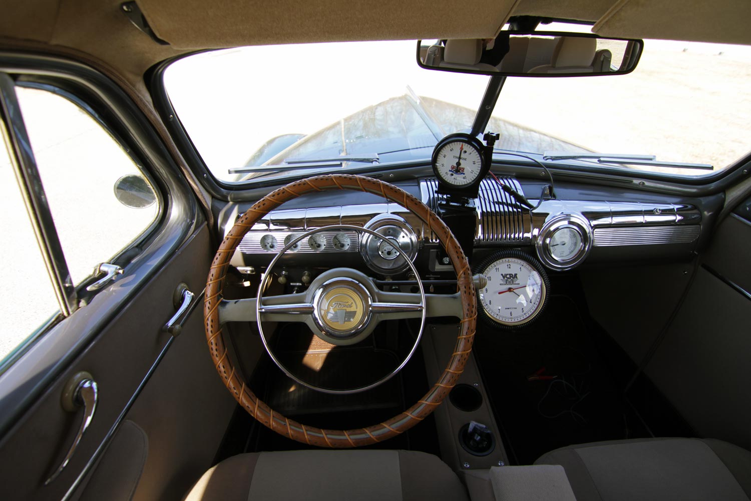 1948-ford-interior-and-dash